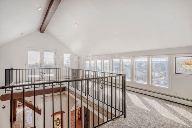 Photo - 990 Beech St