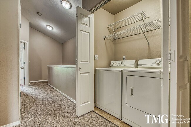 Photo - Beautiful 3 bed 2.5 Bath Townhome in Hillsboro