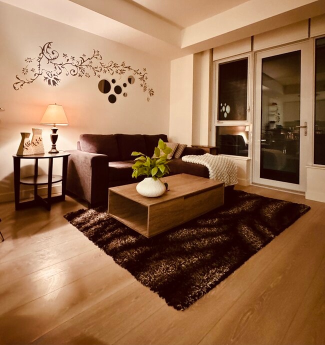 Photo - 118 Waterfront Crt SW