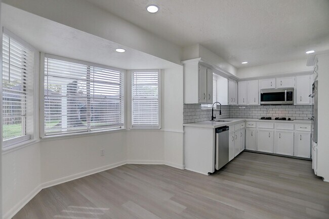 Photo - 6227 Leaf Arbor Dr