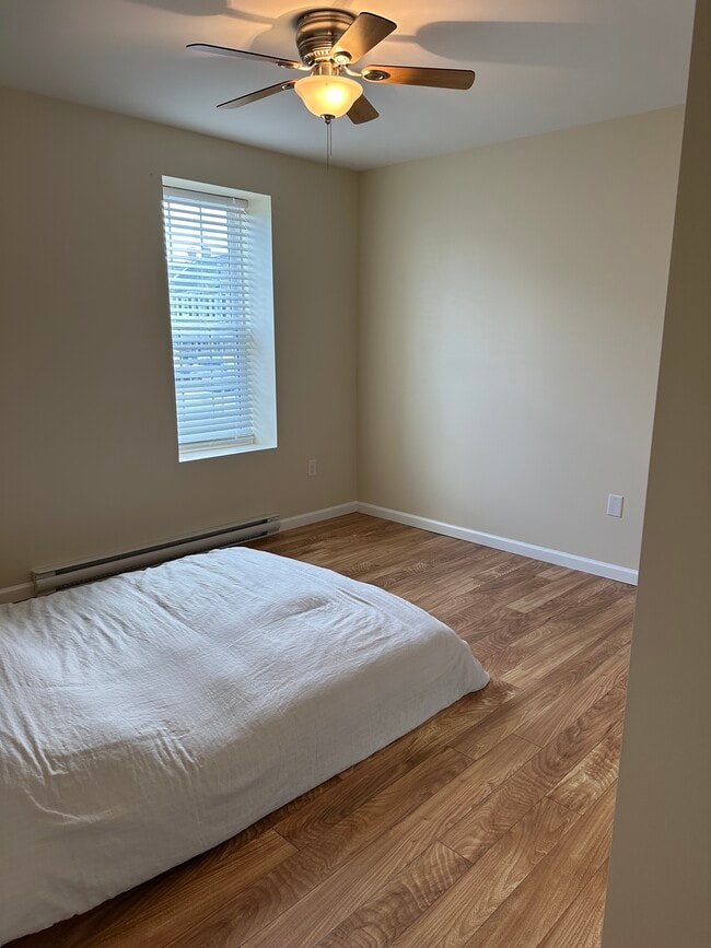 Bedroom - 1125 3rd St Unit 9