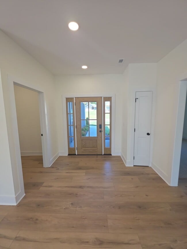 Photo - 481 Creekview Ln