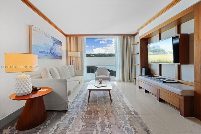 Building Photo - 6801 Collins Ave Unit 517