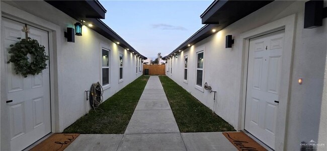 Photo - 15 Selena St