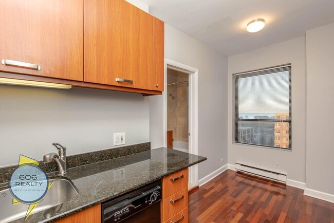 Photo - 734 W Bittersweet Pl