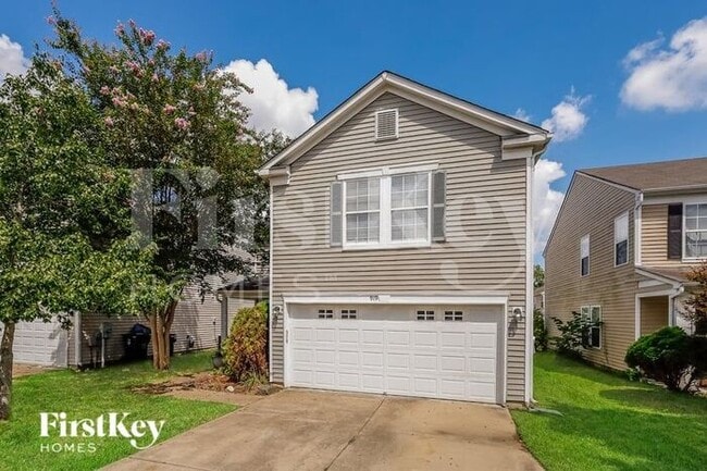 Photo - 919 Littleton Dr