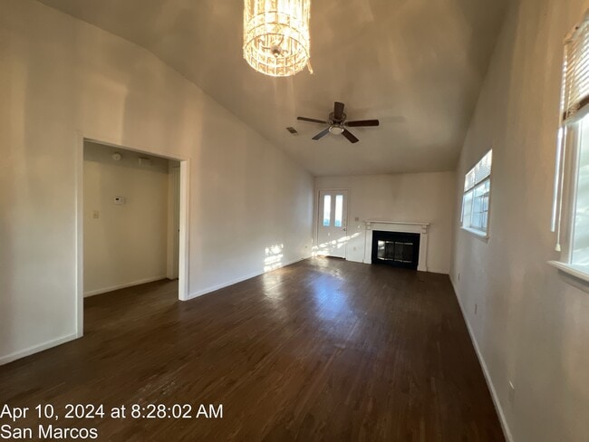 Photo - 618 Mill St