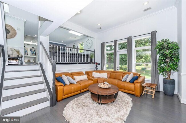 Photo - 6109 Colchester Rd