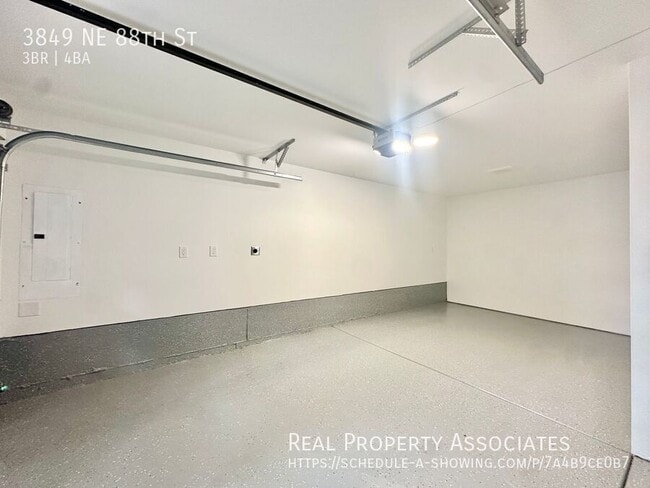 Photo - 3849 NE 88th St