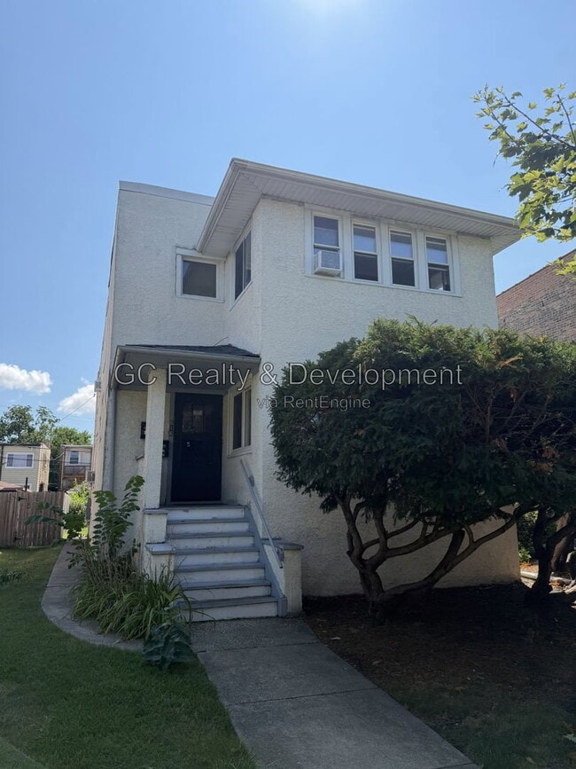 Building Photo - 616 Elgin Ave Unit 1
