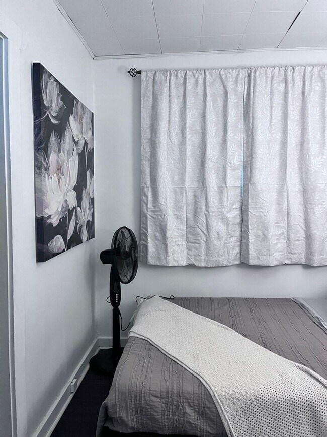 Photo - Drake Triplex Unit 3