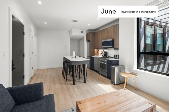 Room in Shared 3 bed/2 bath home in Dupont Circle