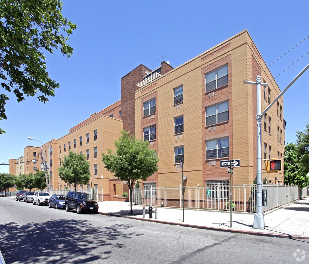 Photo - Penny Yates Apartments