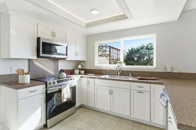 Photo - 2345 Miller Ave