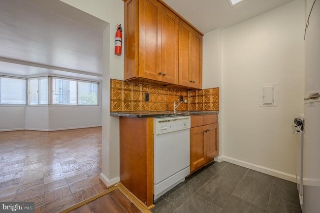 Photo - 922 24th St NW Unit 414