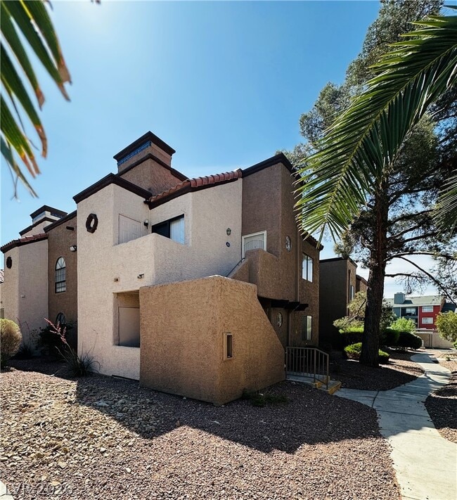 Building Photo - 2977 Juniper Hills Blvd Unit 203
