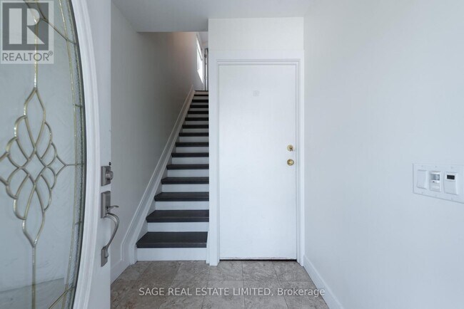 Photo - 97 Holwood Ave Unit MAIN