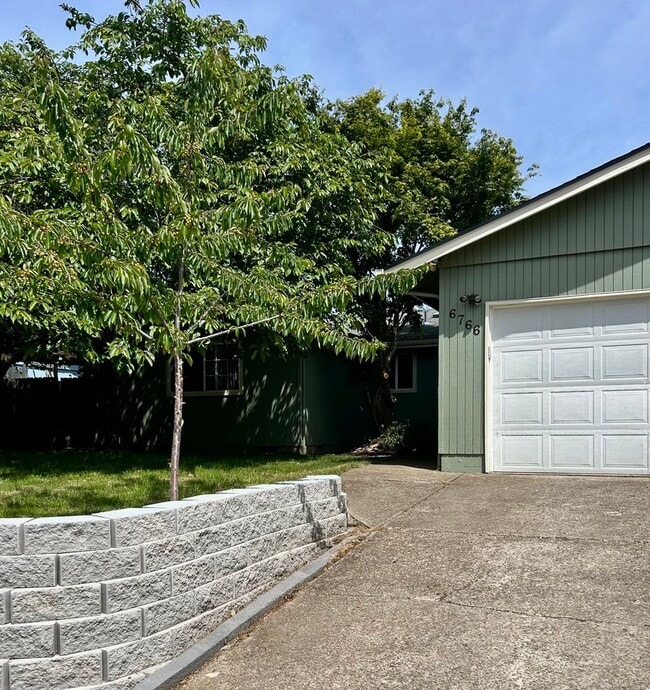 Photo - Charming Single Level Home - Keizer