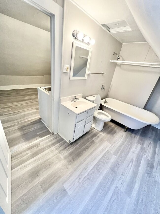 Photo - 908 W Bell Ave Unit Upper