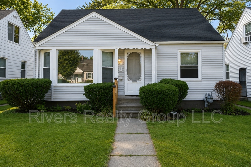 Photo - 18421 Shaftsbury Ave