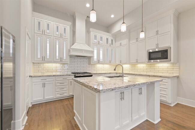 Photo - 2020 McGowen St Unit 20