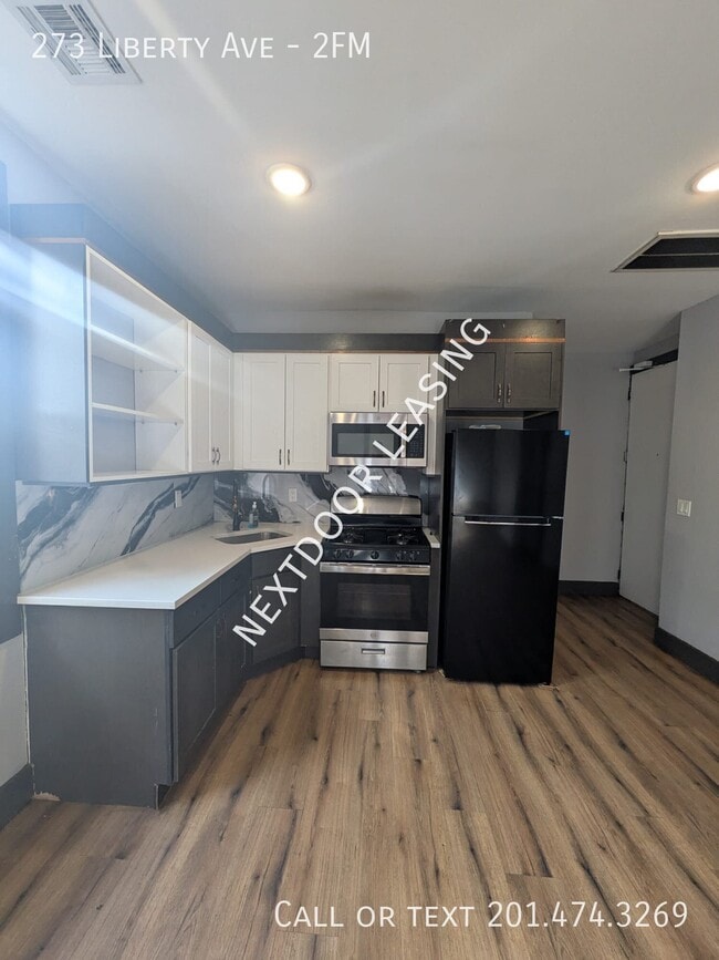 Building Photo - 273 Liberty Ave Unit 2FM