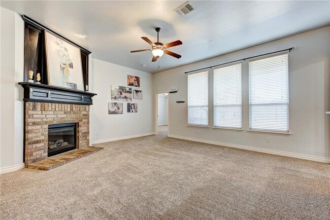 Photo - 2405 SW 137th St