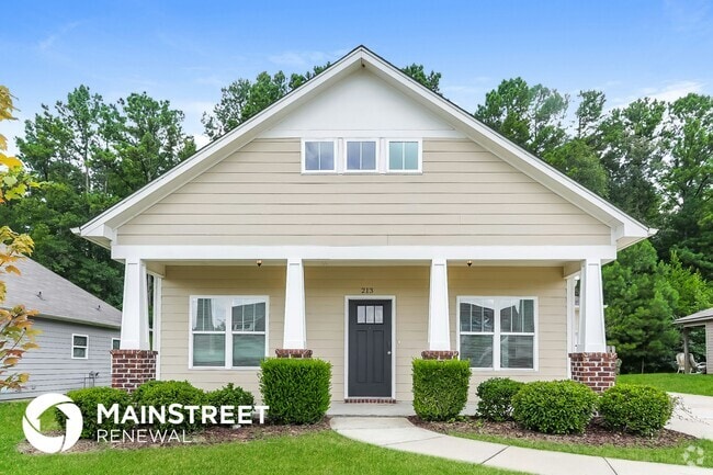 Building Photo - 213 Hampton Dr Rental