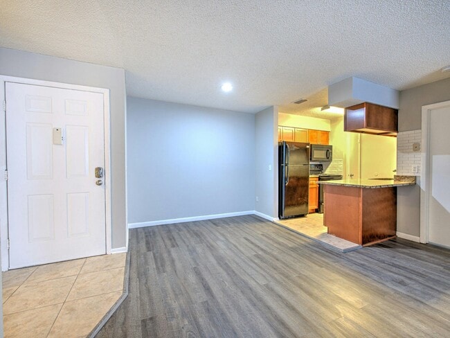 Photo - 213 Berry Tree Pl