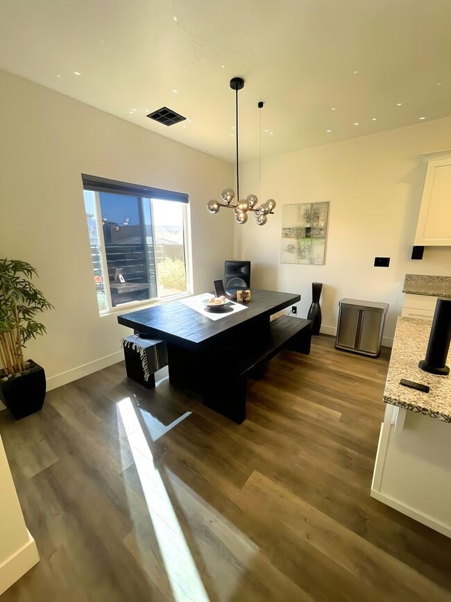 Photo - 543 Stewart Crk Cv