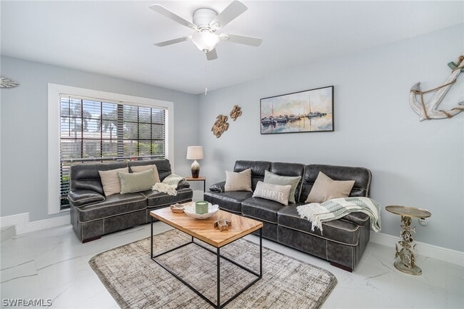 Photo - 146 Clyburn Way W