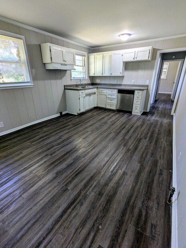 Photo - 1714 Southwind Dr