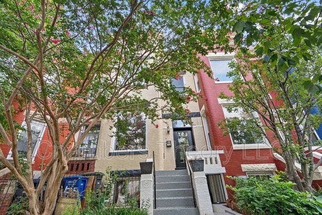 Photo - 1745 1st St NW