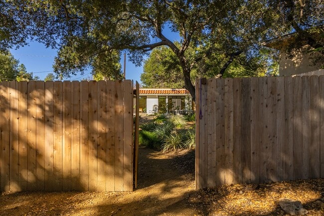 Photo - Downtown bungalow