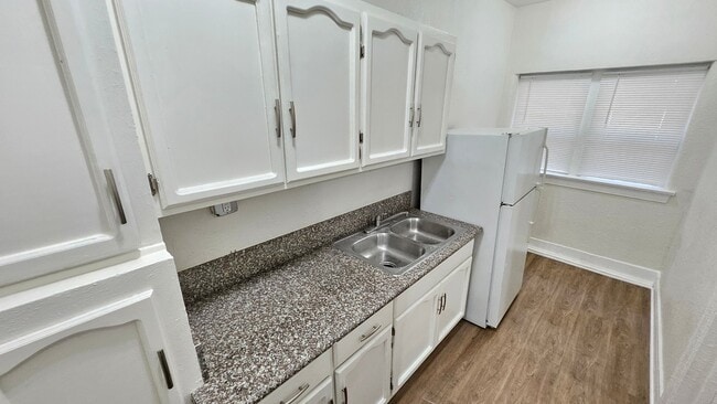 Photo - 844 S Westlake Ave Unit 104