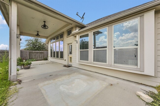 Building Photo - 24119 Kingdom Isle Ln