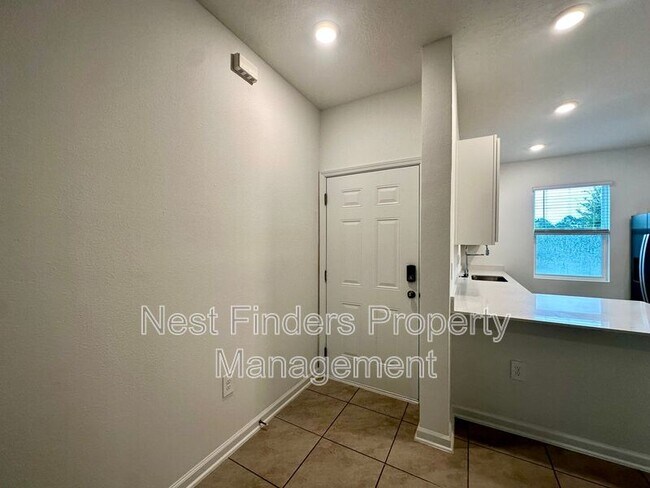 Photo - 137 Sage Br St