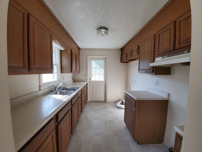 Photo - 905 N Fulton St