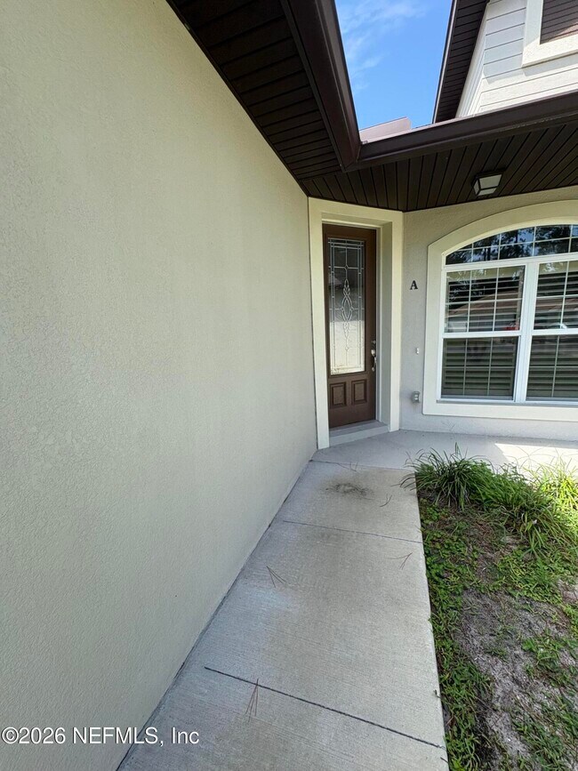 20 Eton Ln