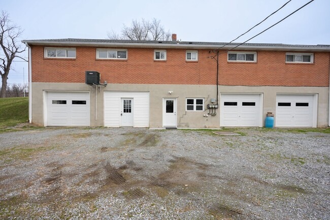 Photo - 2305 River Rd