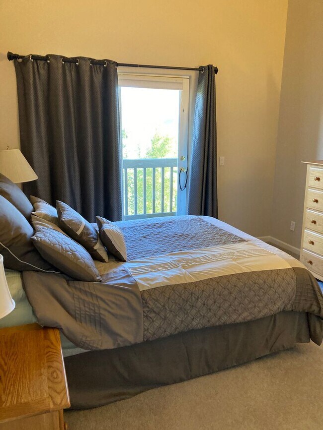 Photo - Bright and updated 3 bedroom with loft, In Unit Washer & Dryer, Large windows