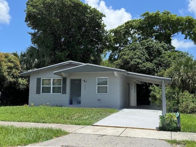 Building Photo - 1230 NW 29th Way Rental