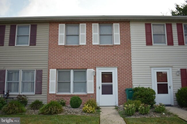 Building Photo - 961 Orchard Dr