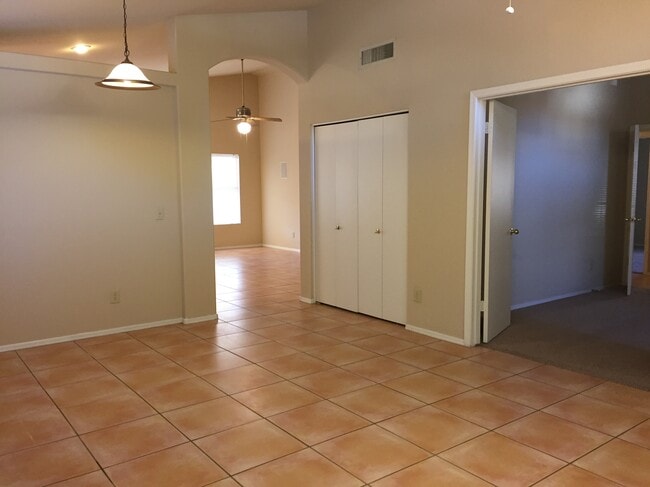 Photo - 741 W Hackamore St