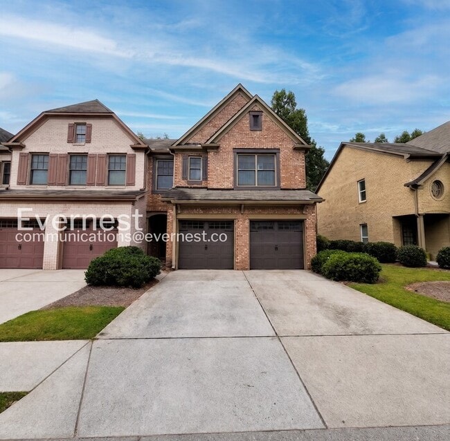Building Photo - 3 Bed/2.5 Bath Townhome with Modern Amenities / Coming Soon!