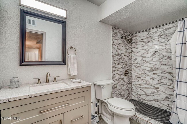 Photo - 311 Zenith Dr