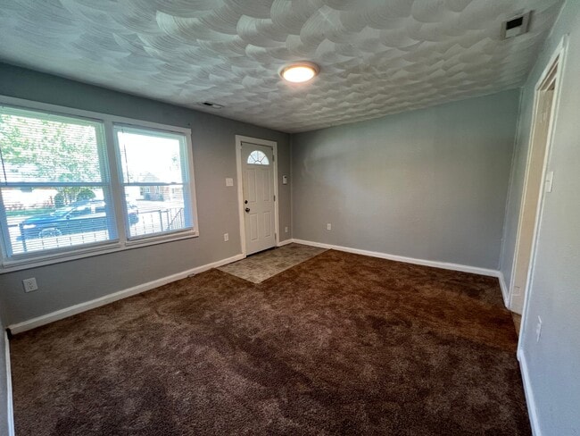 Photo - 49 Carver Cir Unit 49