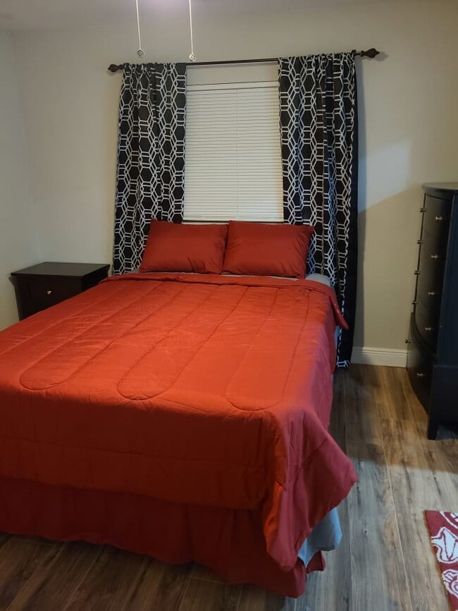 Photo - 5272 Letha St