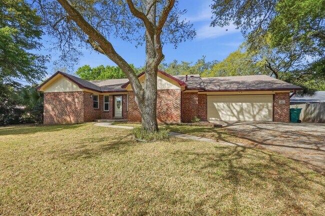 Photo - JULY RENT FREE! All Brick Home with New Flooring Throughout in Ft. Walton Beach!