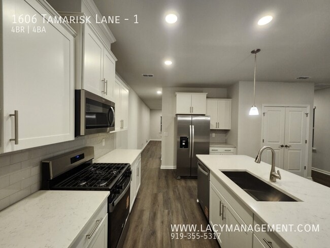 Photo - 1606 Tamarisk Ln